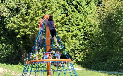 3 ways that playgrounds teach kids the value of community