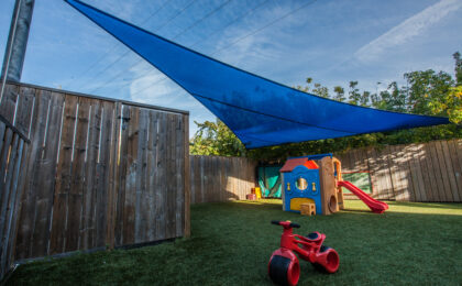 What are the benefits of indoor playgrounds?