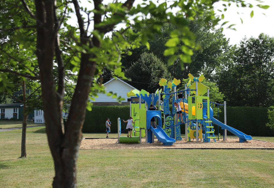 Differences between a traditional playground and interactive playgrounds