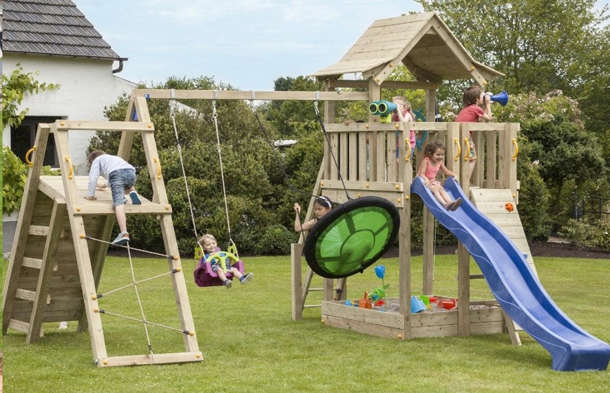 Backyard Playsets: Points to consider when choosing a provider in British Columbia