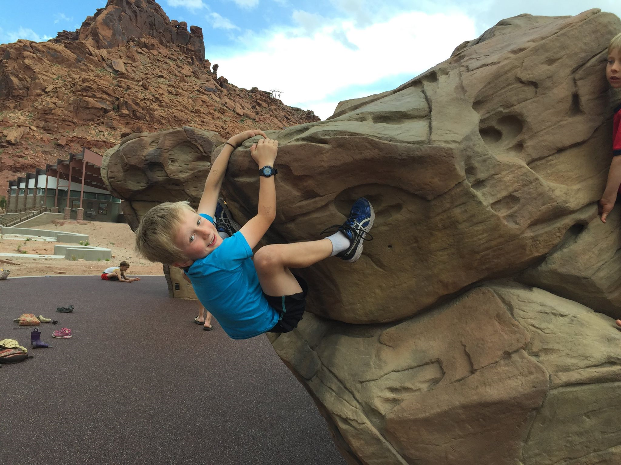 Play Boulders: Relationship between climbing exercise and children’s health