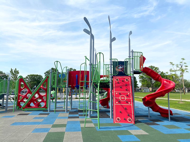 Tips to avoid injuries on a playground