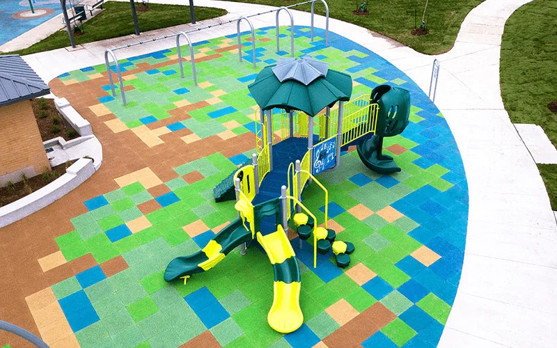 Main types of protective surfaces in playgrounds
