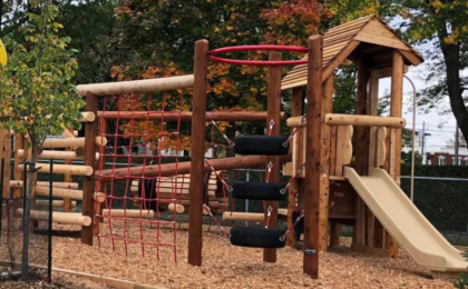 Wooden playgrounds: How to choose the right company in Alberta