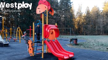 What are "old school" playgrounds?