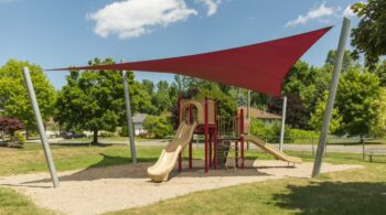 Differences between shade sails and tarps