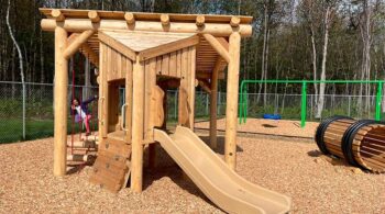 Wooden playground: Advantages and disadvantages